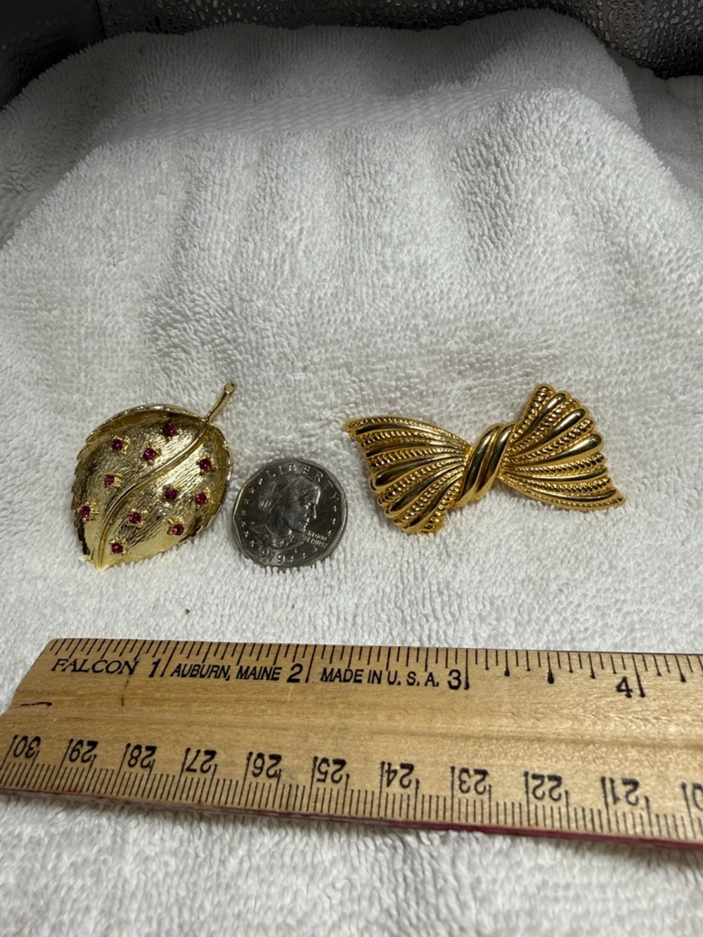 Gold-Tone Leaf and Bow Brooch Set - Elegant Red Rhinestone accents on Leaf